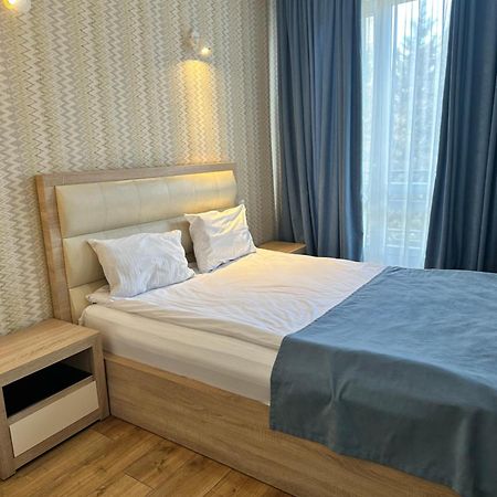 Hotel Lile Tbilisi Ngoại thất bức ảnh