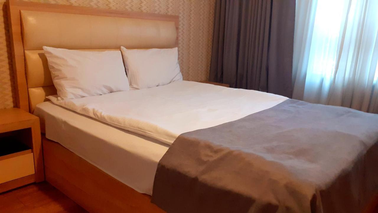 Hotel Lile Tbilisi Ngoại thất bức ảnh