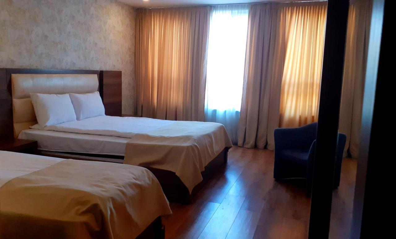 Hotel Lile Tbilisi Ngoại thất bức ảnh