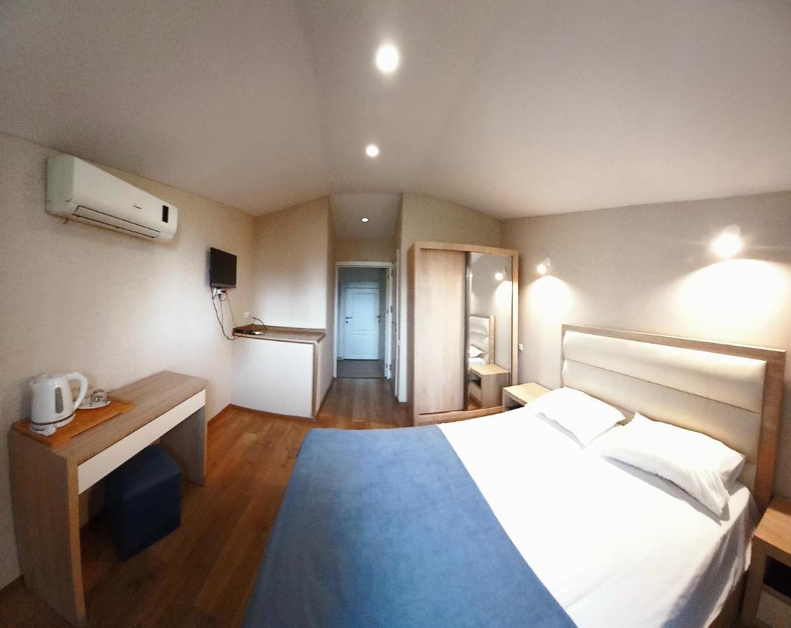 Hotel Lile Tbilisi Ngoại thất bức ảnh