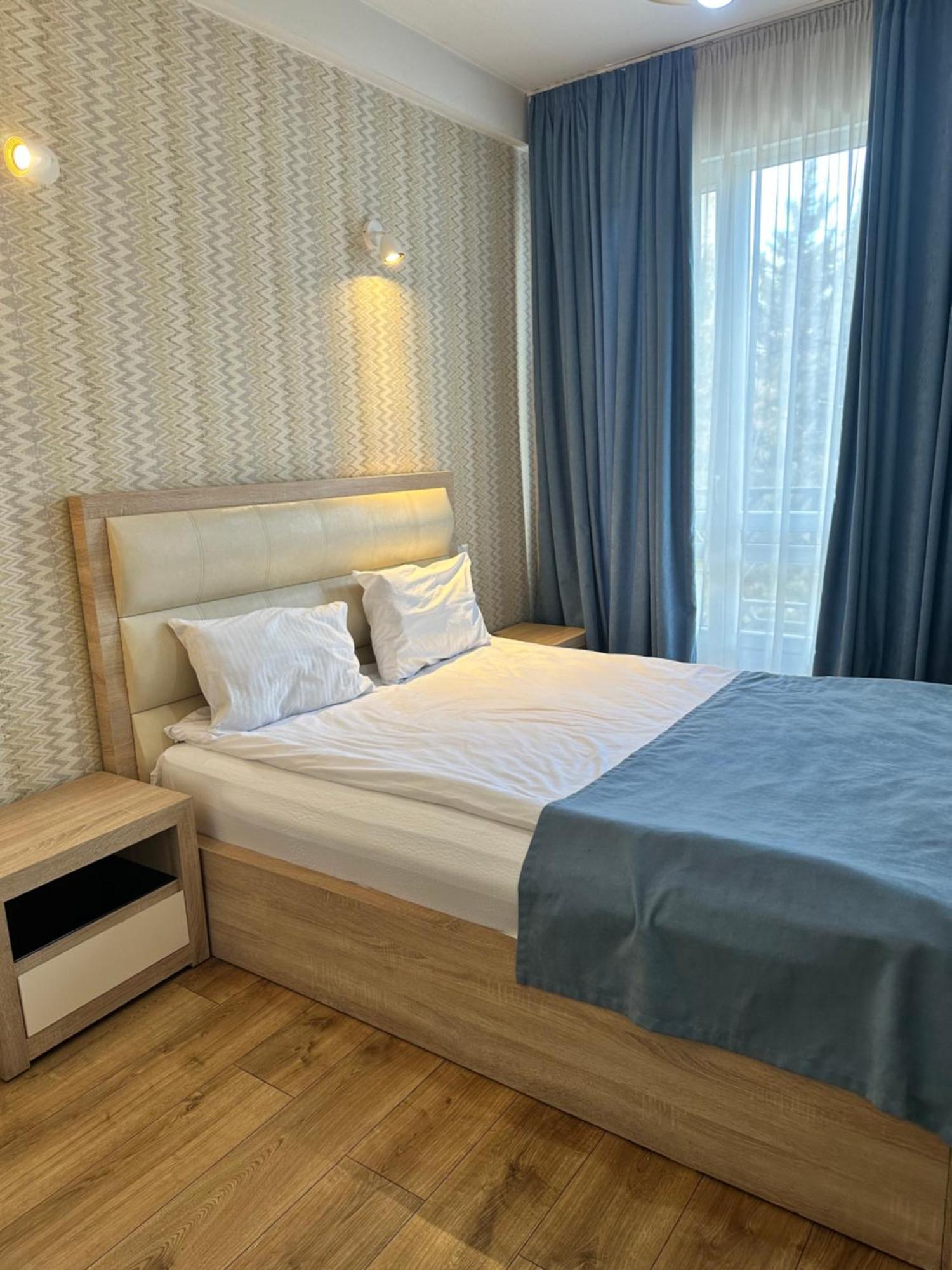 Hotel Lile Tbilisi Ngoại thất bức ảnh