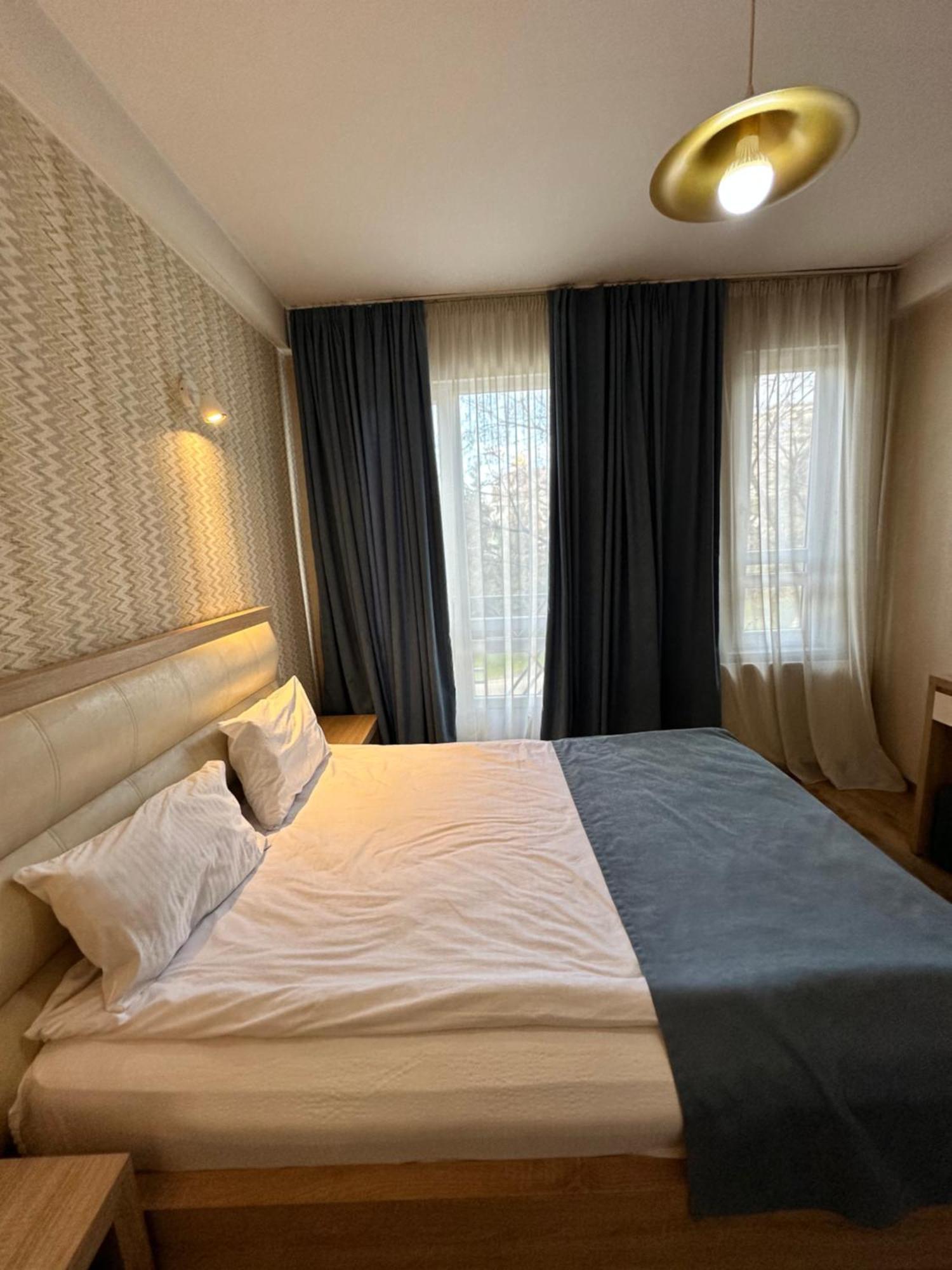 Hotel Lile Tbilisi Ngoại thất bức ảnh