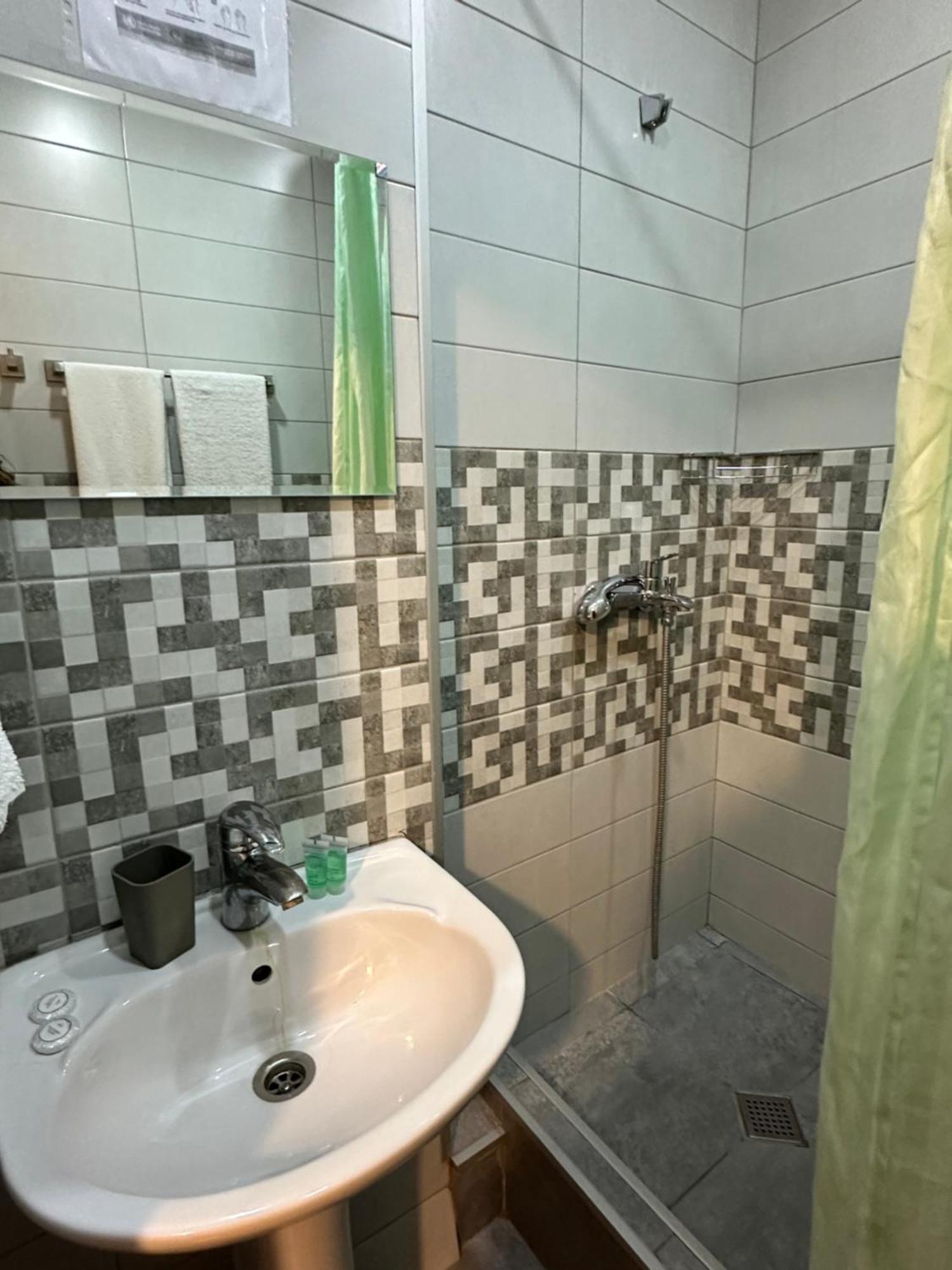 Hotel Lile Tbilisi Ngoại thất bức ảnh